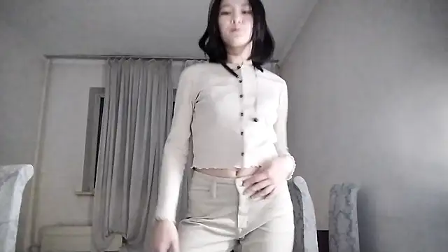 Snapshot of Lyndasilk chatting on November 19, 2025, 3:12 pm Lyndasilk online show from November 19, 2025, 3:12 pm