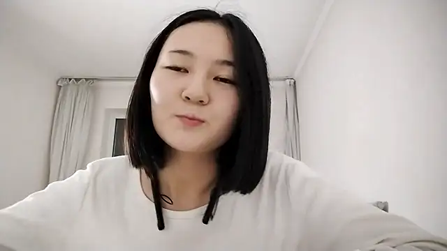 Snapshot of Lyndasilk chatting on October 14, 2025, 3:12 pm Lyndasilk online show from October 14, 2025, 3:12 pm