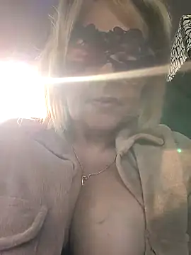 Monellaxx online show from March 4, 2026, 1:52 pm