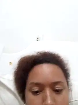 Camilanifeta online show from December 17, 2025, 9:20 pm