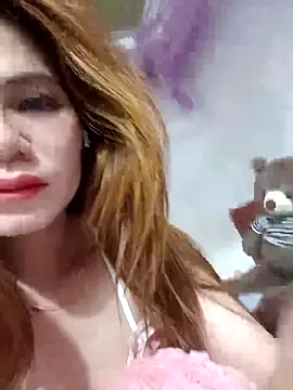 Snapshot of Labi2k chatting on November 18, 2025, 10:18 am Labi2k online show from November 18, 2025, 10:18 am