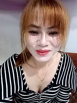 Snapshot of Labi2k chatting on November 6, 2025, 12:03 am Labi2k online show from November 6, 2025, 12:03 am