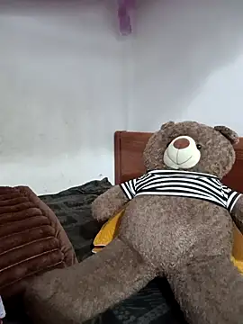 Snapshot of Labi2k chatting on November 10, 2025, 12:32 pm Labi2k online show from November 10, 2025, 12:32 pm