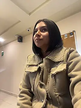 AlyssaRay online show from March 15, 2026, 12:01 pm