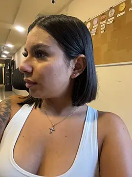 AlyssaRay online show from April 18, 2026, 12:51 pm