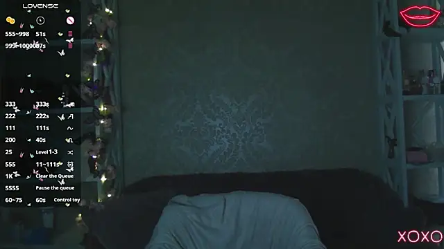 kiksee  online show from February 26, 2026, 5:51 am