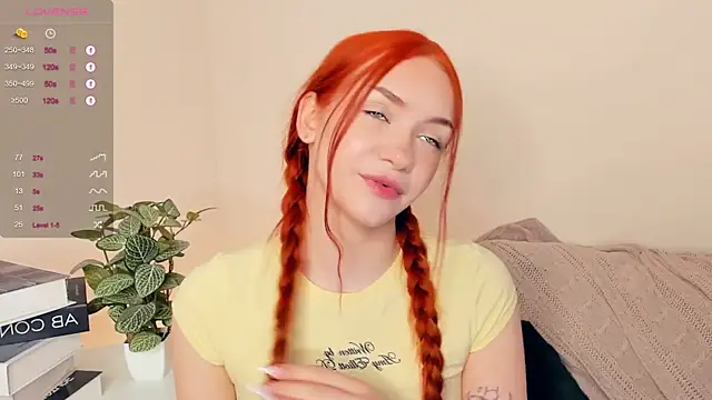 Snapshot of Foxy_blush chatting on December 13, 2025, 8:04 pm Foxy blush online show from December 13, 2025, 8:04 pm