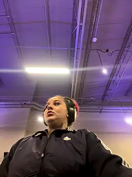 atennea diiossa online show from November 20, 2025, 2:23 am