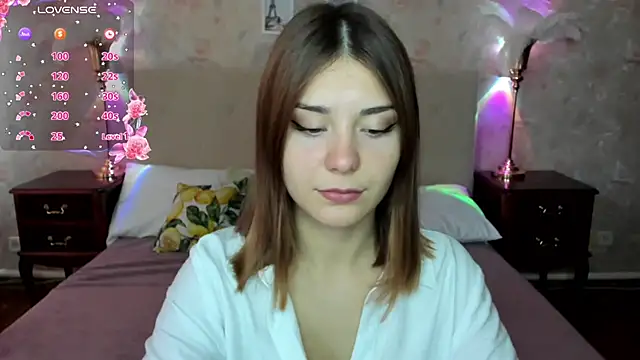 Snapshot of MargoChill chatting on November 22, 2025, 8:24 am MargoChill online show from November 22, 2025, 8:24 am