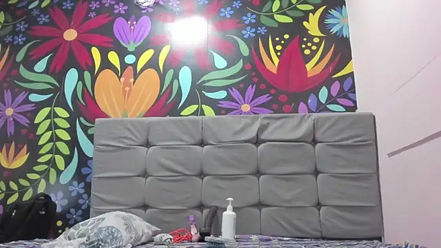 scarleth blonde69 online show from February 19, 2026, 12:13 pm