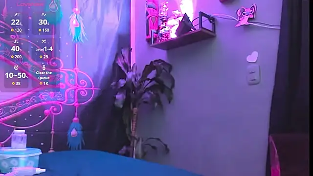 Snapshot of Sharlott_smith chatting on October 18, 2025, 11:51 pm Sharlott smith online show from October 18, 2025, 11:51 pm