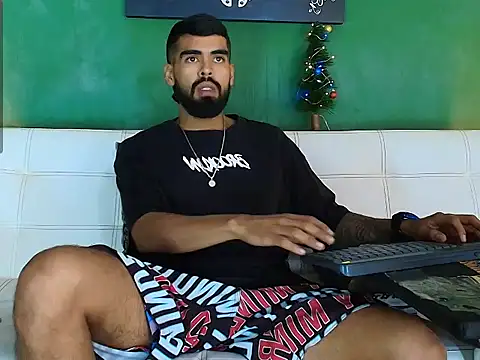 Snapshot of black_kameron_ chatting on December 14, 2025, 8:47 pm black kameron online show from December 14, 2025, 8:47 pm