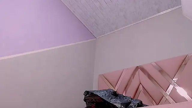 VioletGil Party  online show from December 15, 2025, 7:20 pm