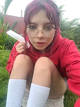 Snapshot of l0lita_sweet chatting on October 15, 2025, 11:29 am l0lita sweet online show from October 15, 2025, 11:29 am