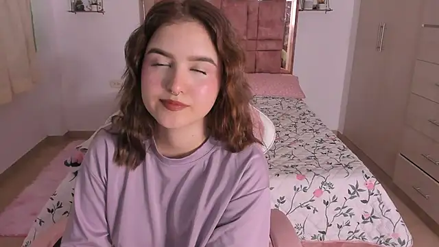 Snapshot of MIACUTEE_ chatting on May 27, 2026, 10:06 pm MIACUTEE online show from May 27, 2026, 10:06 pm