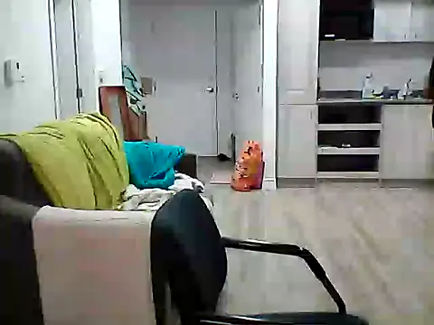 Snapshot of Amyblackheartxox chatting on October 13, 2025, 10:06 am Amyblackheartxox online show from October 13, 2025, 10:06 am