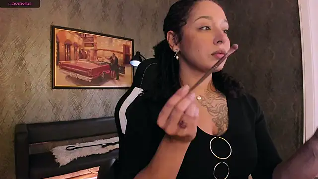 Aisha Goldstein online show from November 29, 2025, 12:16 pm