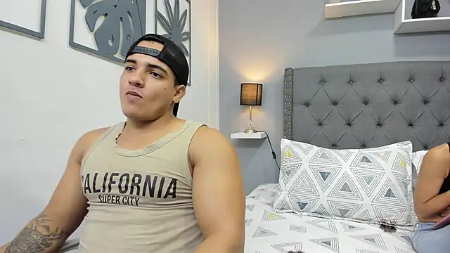 violeta and maxx online show from November 25, 2025, 1:06 am