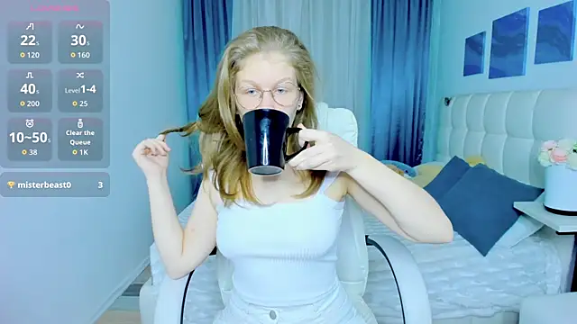 Angelie  Eyes online show from November 18, 2025, 3:48 pm