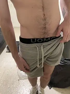 Snapshot of ZorroRomeo chatting on October 13, 2025, 9:33 am ZorroRomeo online show from October 13, 2025, 9:33 am