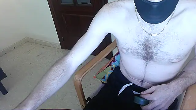 Snapshot of ZorroRomeo chatting on October 21, 2025, 7:52 am ZorroRomeo online show from October 21, 2025, 7:52 am