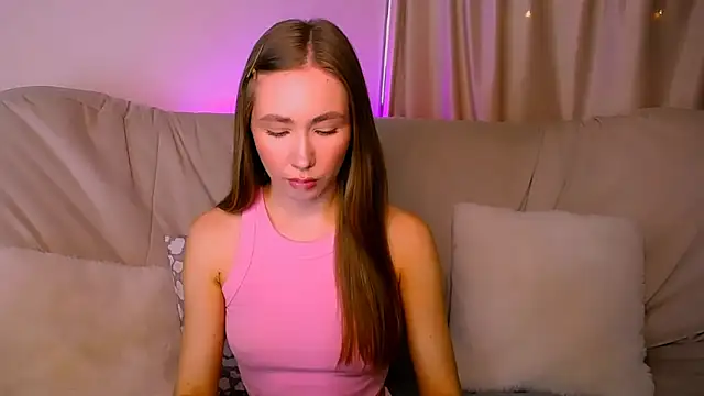 EllyColins online show from March 10, 2026, 3:32 am