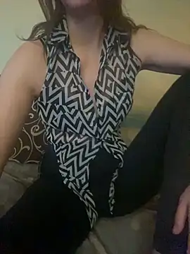 Snapshot of KittieCreme chatting on November 6, 2025, 11:36 am KittieCreme online show from November 6, 2025, 11:36 am