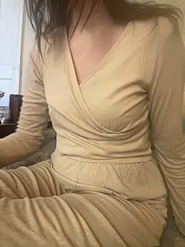 KittieCreme online show from February 11, 2026, 12:49 pm