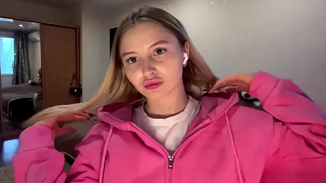 VictoriaMystery online show from October 14, 2025, 2:17 pm