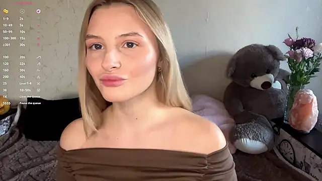 VictoriaMystery online show from November 1, 2025, 1:05 pm