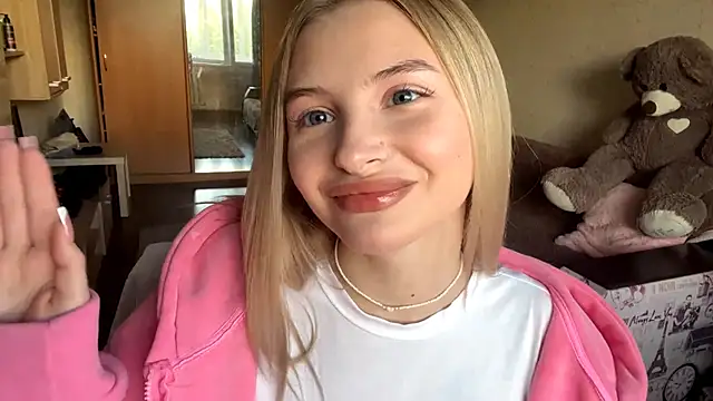 VictoriaMystery online show from October 25, 2025, 12:17 pm