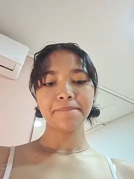 Snapshot of Mariana-Torres chatting on December 15, 2025, 12:11 pm Mariana-Torres online show from December 15, 2025, 12:11 pm