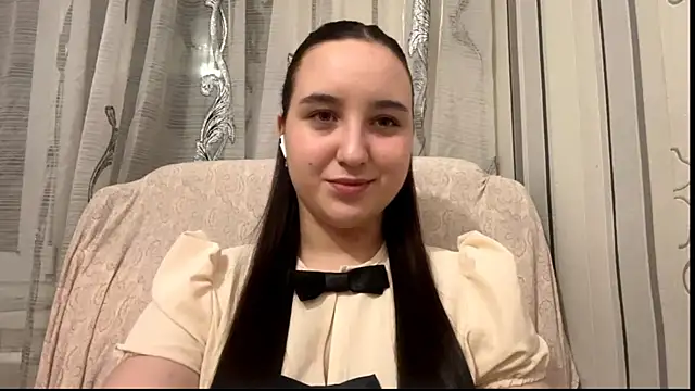 Snapshot of DaisyMolly chatting on November 28, 2025, 10:10 pm DaisyMolly online show from November 28, 2025, 10:10 pm