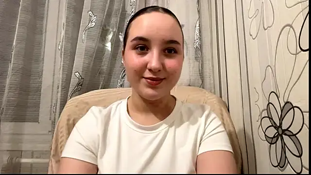 Snapshot of DaisyMolly chatting on October 28, 2025, 10:09 pm DaisyMolly online show from October 28, 2025, 10:09 pm