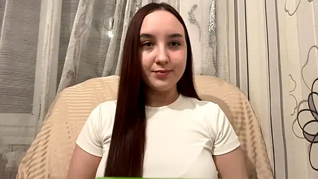 Snapshot of DaisyMolly chatting on October 31, 2025, 9:32 pm DaisyMolly online show from October 31, 2025, 9:32 pm