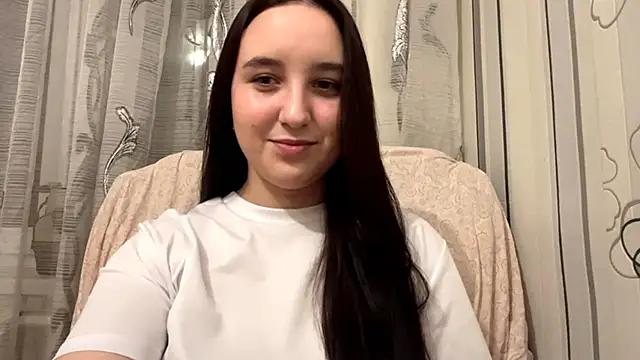 Snapshot of DaisyMolly chatting on November 18, 2025, 9:40 pm DaisyMolly online show from November 18, 2025, 9:40 pm