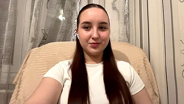 Snapshot of DaisyMolly chatting on November 8, 2025, 9:40 pm DaisyMolly online show from November 8, 2025, 9:40 pm
