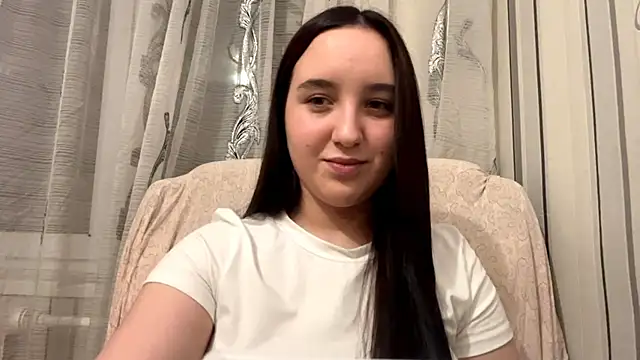 Snapshot of DaisyMolly chatting on November 24, 2025, 10:21 pm DaisyMolly online show from November 24, 2025, 10:21 pm