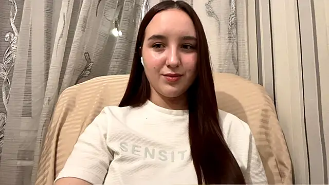 Snapshot of DaisyMolly chatting on November 9, 2025, 9:41 pm DaisyMolly online show from November 9, 2025, 9:41 pm