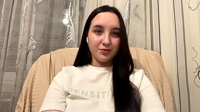 Snapshot of DaisyMolly chatting on November 14, 2025, 9:40 pm DaisyMolly online show from November 14, 2025, 9:40 pm