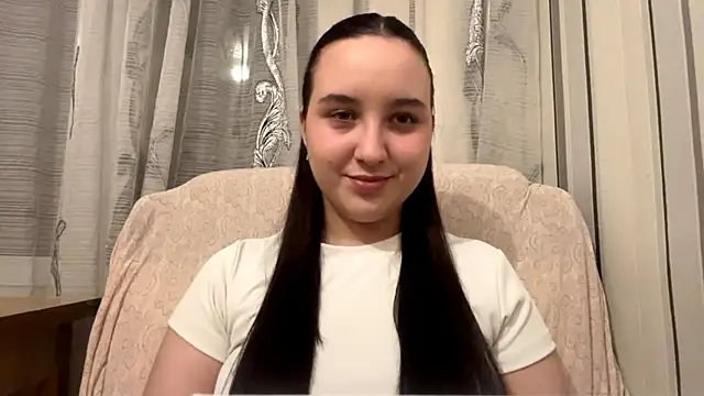 Snapshot of DaisyMolly chatting on December 3, 2025, 9:36 pm DaisyMolly online show from December 3, 2025, 9:36 pm