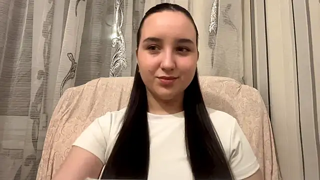 Snapshot of DaisyMolly chatting on November 21, 2025, 9:47 pm DaisyMolly online show from November 21, 2025, 9:47 pm