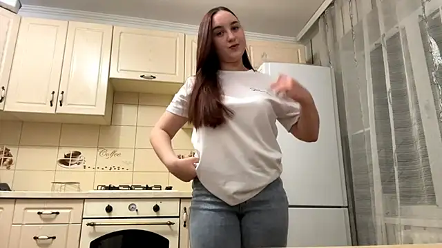 Snapshot of DaisyMolly chatting on October 26, 2025, 5:46 pm DaisyMolly online show from October 26, 2025, 5:46 pm