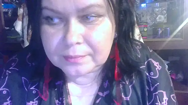 Snapshot of CharleeKendall chatting on October 29, 2025, 2:05 pm CharleeKendall online show from October 29, 2025, 2:05 pm