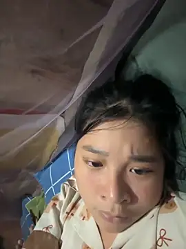 Linh-xxx online show from November 12, 2025, 3:16 pm