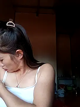 Snapshot of -Paige- chatting on December 19, 2025, 3:10 am -Paige- online show from December 19, 2025, 3:10 am