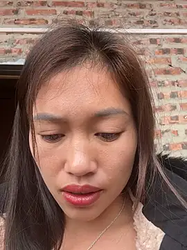 Snapshot of -Paige- chatting on February 19, 2026, 5:04 am -Paige- online show from February 19, 2026, 5:04 am