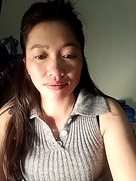 Snapshot of -Paige- chatting on February 27, 2026, 10:31 pm -Paige- online show from February 27, 2026, 10:31 pm