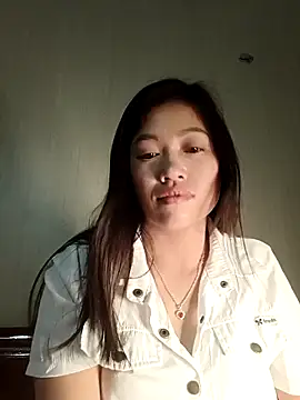 Snapshot of -Paige- chatting on February 6, 2026, 9:33 pm -Paige- online show from February 6, 2026, 9:33 pm