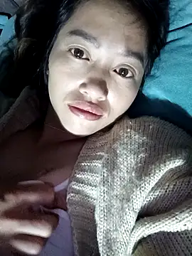 Snapshot of -Paige- chatting on November 13, 2025, 6:34 pm -Paige- online show from November 13, 2025, 6:34 pm